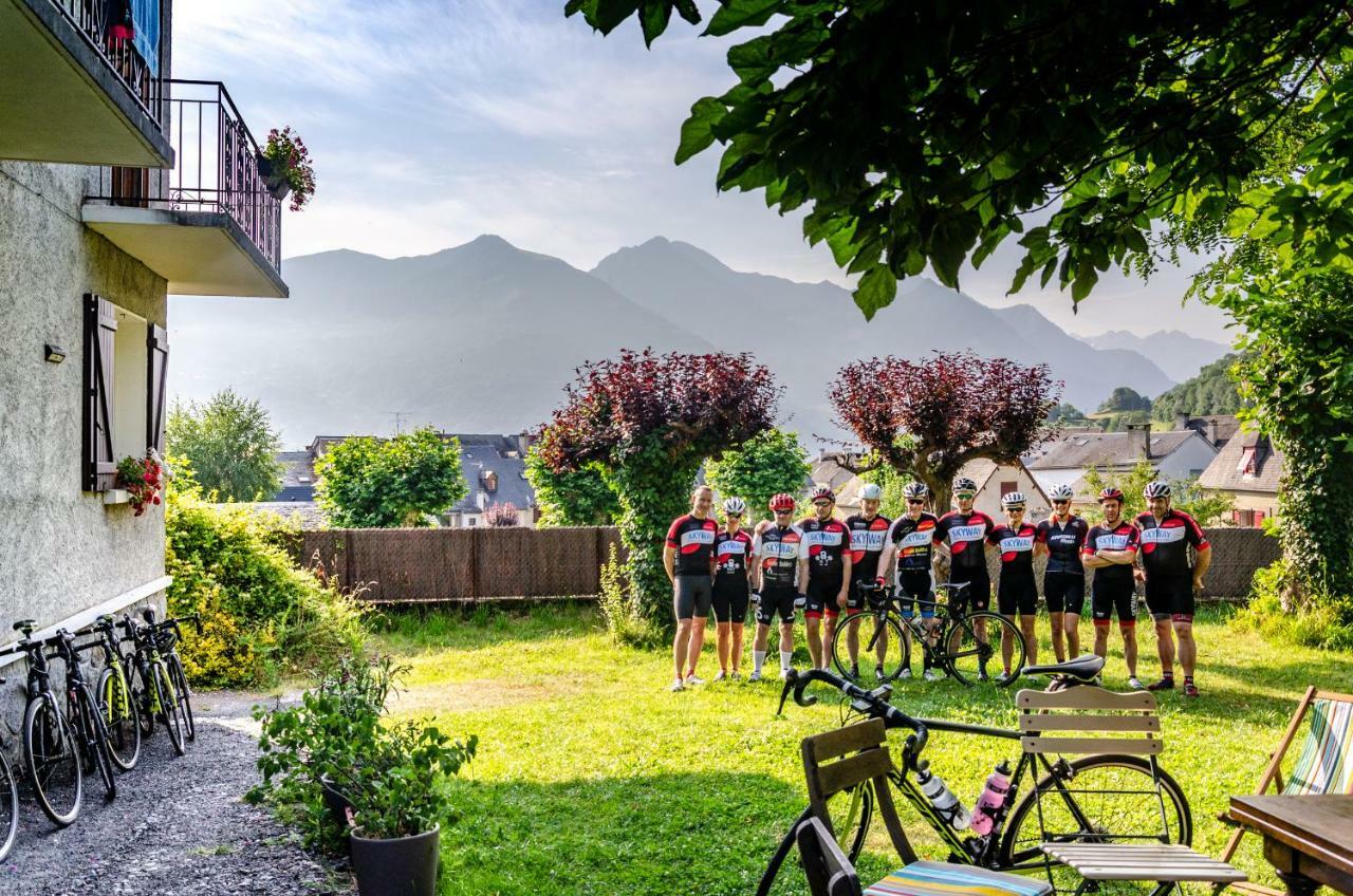 Pyrenees Cycling Lodge Saint-Savin  Екстер'єр фото
