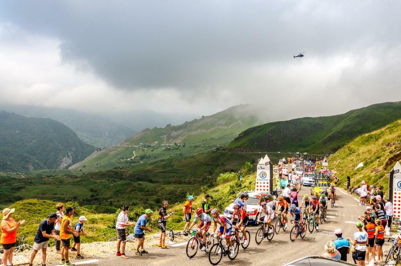 Pyrenees Cycling Lodge Saint-Savin  Екстер'єр фото
